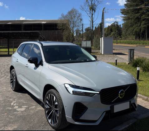 VOLVO XC60 2.0 T8 PHEV ULTRA DARK AWD GEARTRONIC VOLVO XC60 2.0 T8 PHEV ULTRA DARK AWD GEARTRONIC